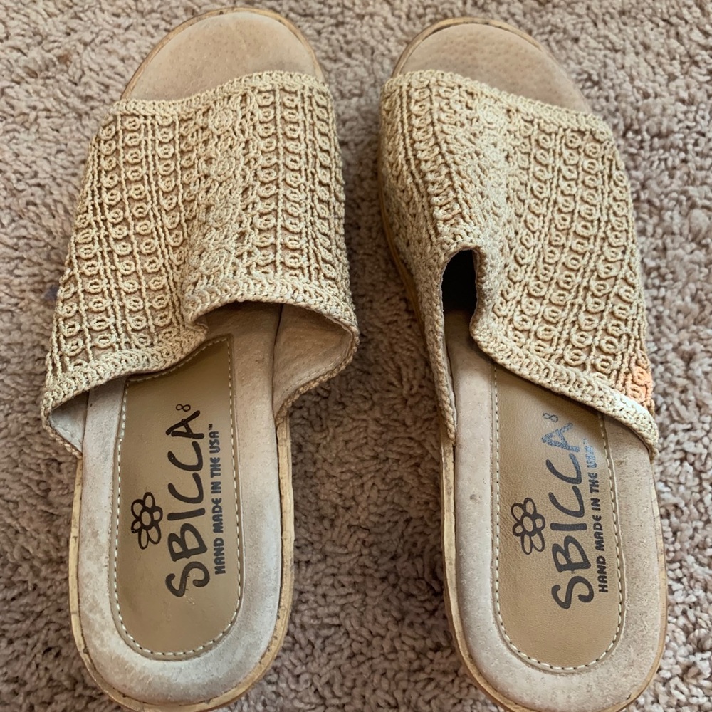 Brown/tan wedge women’s shoes